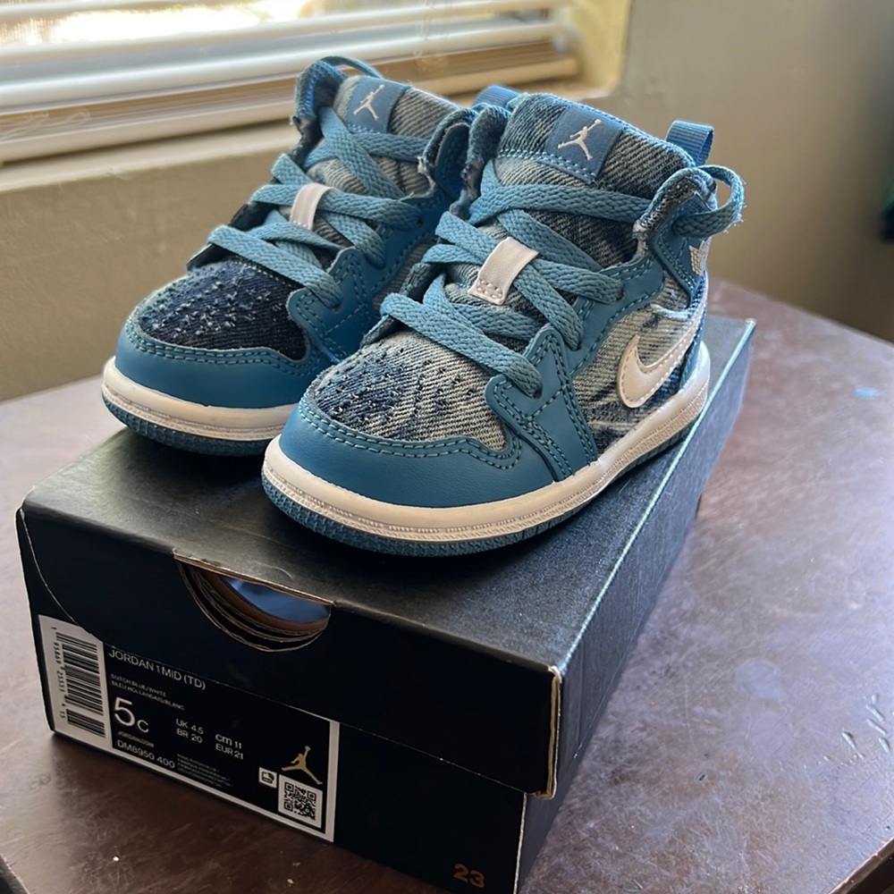 Jordan 1 MID